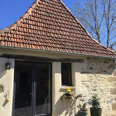 Charming House With Garden Aynac